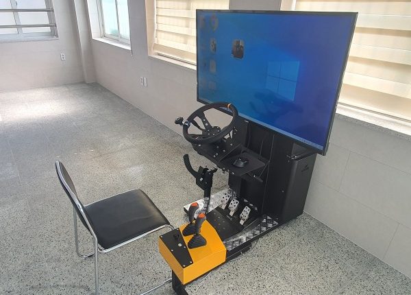 과학고등학교 지게차 PC 시뮬레이터 납품